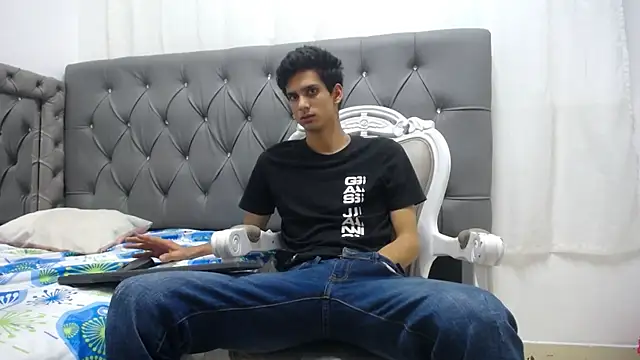 Snapshot of Sebalexis7 chatting on October 9, 8:41 am Sebalexis7 online show from October 9, 8:41 am