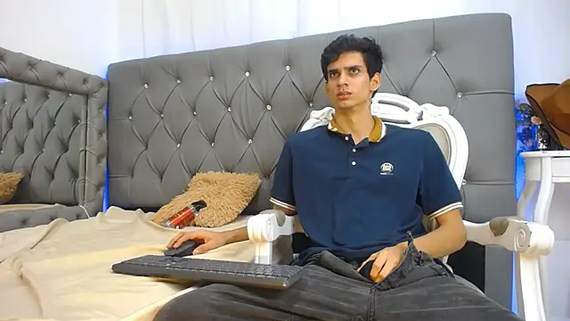 Snapshot of Sebalexis7 chatting on October 4, 3:11 am Sebalexis7 online show from October 4, 3:11 am