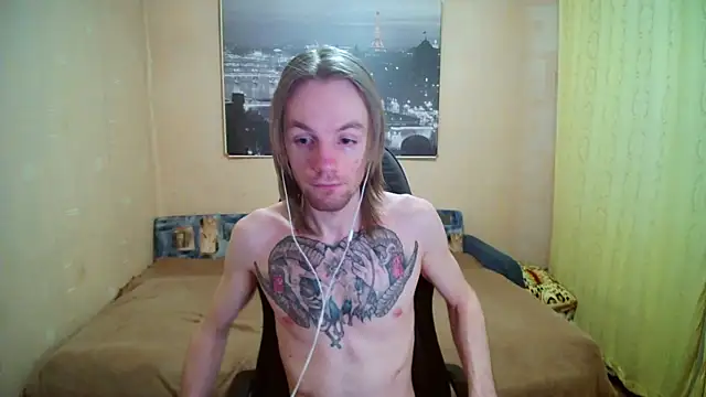 Snapshot of AdamDickens chatting on October 18, 9:42 pm AdamDickens online show from October 18, 9:42 pm