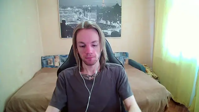 Snapshot of AdamDickens chatting on September 13, 10:49 am AdamDickens online show from September 13, 10:49 am
