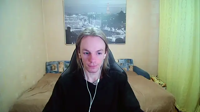 Snapshot of AdamDickens chatting on September 25, 8:08 pm AdamDickens online show from September 25, 8:08 pm