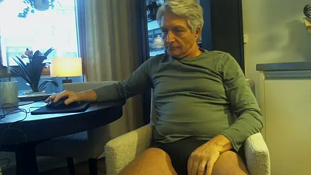 Swegay12-Exhi online show from February 11, 2:22 pm