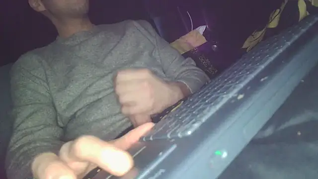 wank-over-ur-photo online show from February 2, 9:41 am