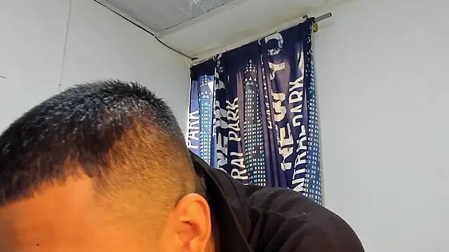  Logan Colton  online show from January 15, 7:05 pm