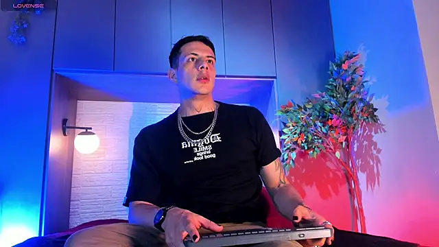 Dustin Sonne online show from December 14, 3:46 am