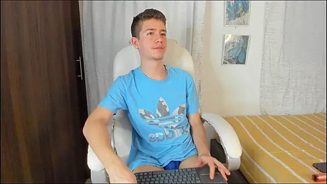 Snapshot of ThiagooJames chatting on September 10, 11:25 pm ThiagooJames online show from September 10, 11:25 pm