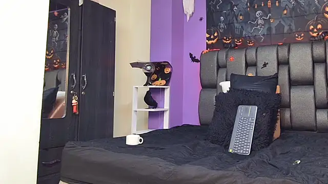 ashtoncooperr online show from October 24, 7:15 pm