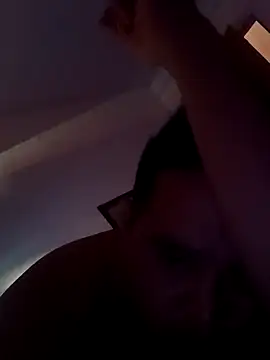 Snapshot of reguetones92 chatting on October 10, 6:35 pm reguetones92 online show from October 10, 6:35 pm