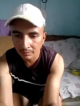 miroqui143 online show from January 12, 9:30 pm