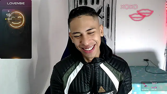 dylan apol0 online show from October 5, 4:49 am