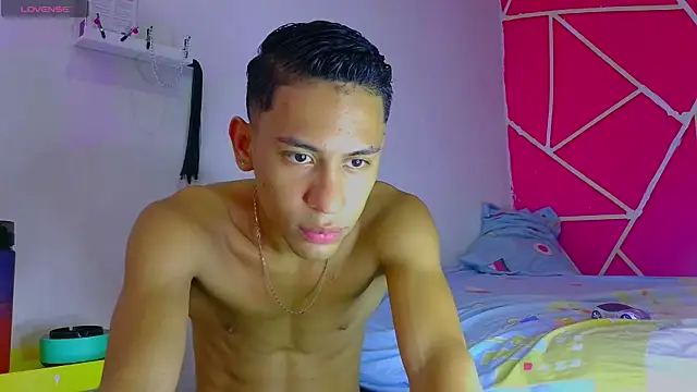 dylan apol0 online show from December 21, 2:08 am