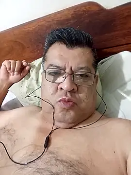 luisfernando66 online show from April 13, 2:45 am