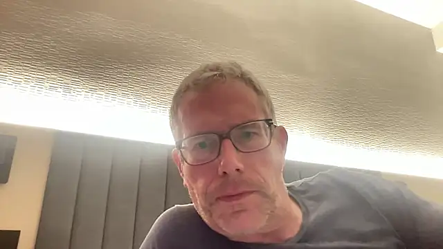 Snapshot of choupipat1 chatting on October 23, 12:58 am choupipat1 online show from October 23, 12:58 am