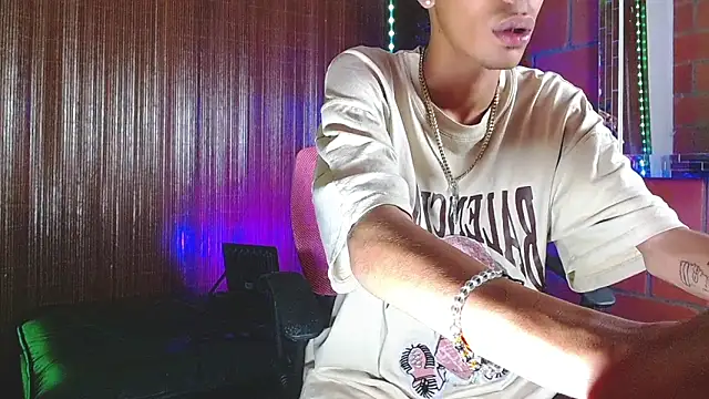 briamhoconor xh online show from December 19, 5:15 am