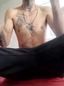 Snapshot of Tattoboy19cm chatting on October 1, 3:49 pm Tattoboy19cm online show from October 1, 3:49 pm