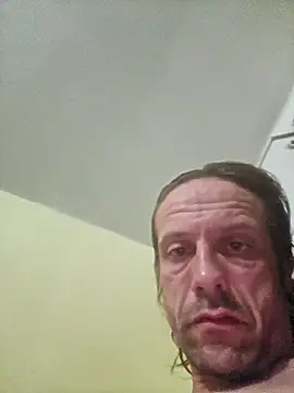 Snapshot of Danny19867 chatting on October 18, 3:33 am Danny19867 online show from October 18, 3:33 am