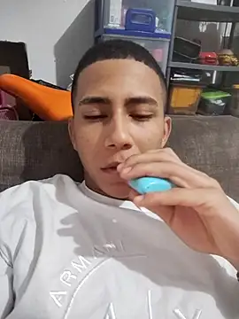 Snapshot of Davig4 chatting on October 27, 2:58 am Davig4 online show from October 27, 2:58 am