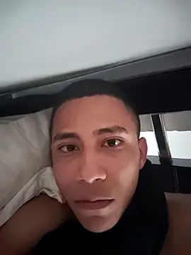 Snapshot of Davig4 chatting on October 7, 9:08 pm Davig4 online show from October 7, 9:08 pm