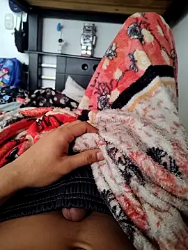 Snapshot of Davig4 chatting on October 6, 2:33 pm Davig4 online show from October 6, 2:33 pm