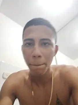 Snapshot of Davig4 chatting on September 15, 11:28 pm Davig4 online show from September 15, 11:28 pm