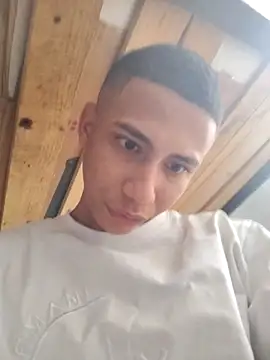 Snapshot of Davig4 chatting on October 12, 9:31 pm Davig4 online show from October 12, 9:31 pm