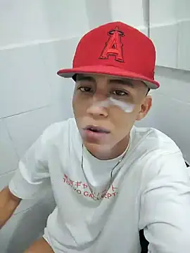 Snapshot of Davig4 chatting on September 22, 11:59 pm Davig4 online show from September 22, 11:59 pm