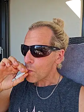 chillywilly80 online show from May 22, 4:12 pm