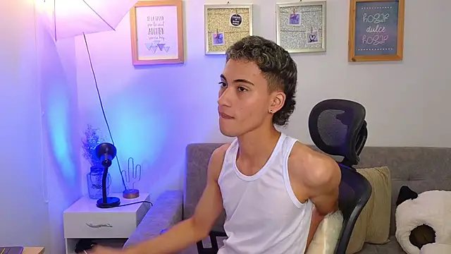 yulian vasquez online show from November 21, 3:55 pm