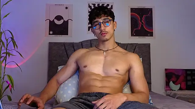 LatinReall online show from November 19, 2:11 am