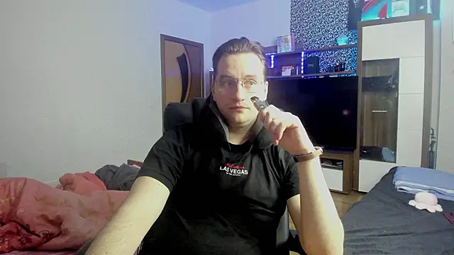 romiosabrino online show from March 16, 12:42 pm