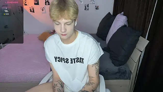 Snapshot of olivertasty chatting on September 13, 5:25 pm olivertasty online show from September 13, 5:25 pm