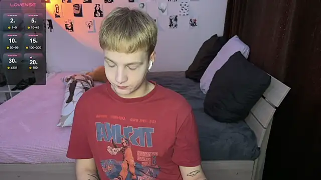 Snapshot of olivertasty chatting on September 23, 7:29 am olivertasty online show from September 23, 7:29 am