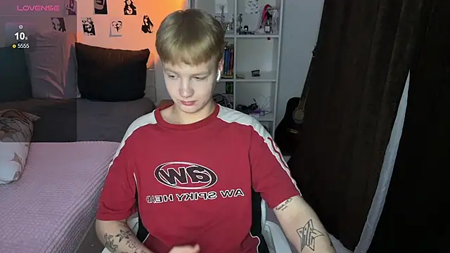 Snapshot of olivertasty chatting on October 3, 4:01 pm olivertasty online show from October 3, 4:01 pm
