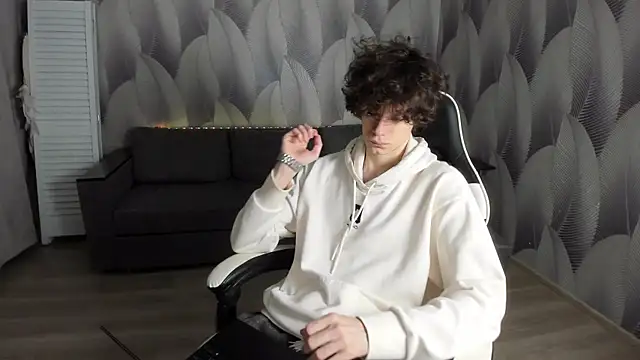 Snapshot of Edvard_Blare chatting on September 20, 7:36 pm Edvard Blare online show from September 20, 7:36 pm