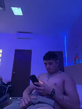 siilvestremx online show from February 9, 10:03 pm