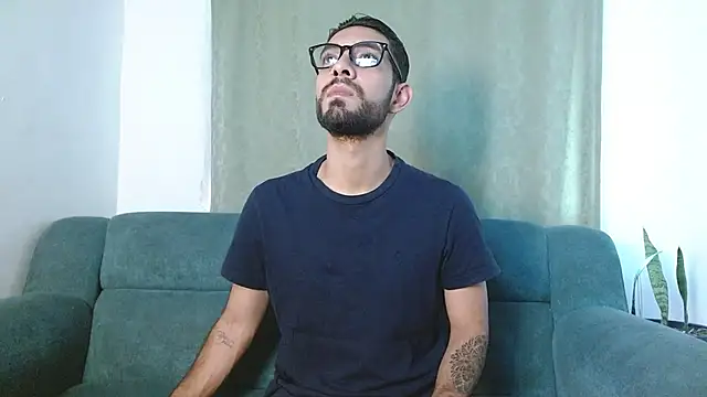 Snapshot of ReyPablo1 chatting on October 14, 9:22 pm ReyPablo1 online show from October 14, 9:22 pm