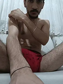 yolgezer073 online show from July 19, 11:44 pm