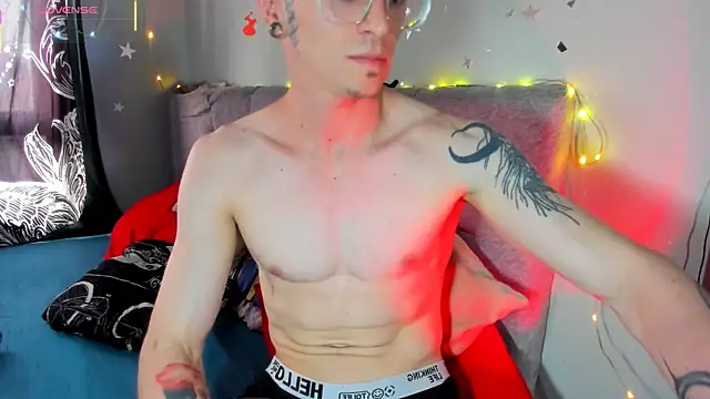 puepleholly online show from March 27, 8:32 pm