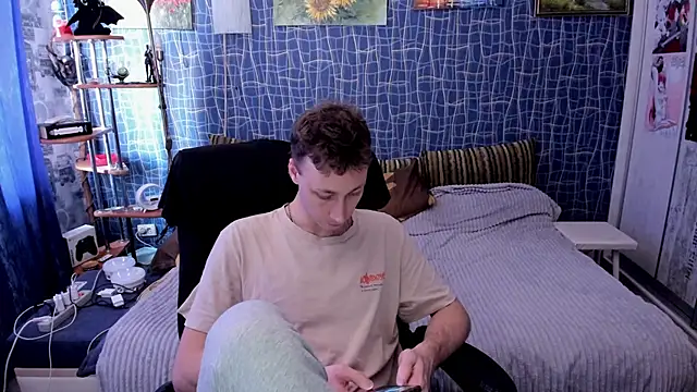 CuteBoy228 online show from March 21, 12:42 pm