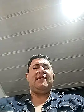 Snapshot of BigCristh79 chatting on October 3, 2:33 pm BigCristh79 online show from October 3, 2:33 pm