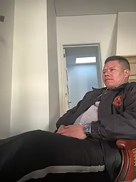 Manu0586 online show from January 18, 9:28 pm