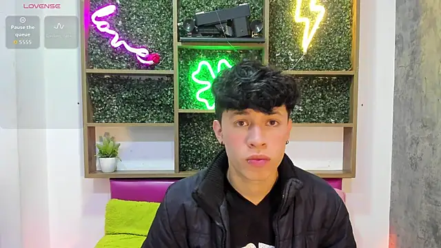 Axel  Evans online show from April 18, 12:17 pm