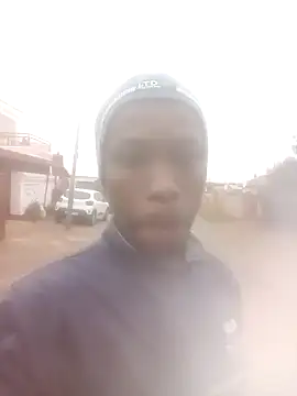 Snapshot of KingBonga chatting on October 21, 5:43 am KingBonga online show from October 21, 5:43 am