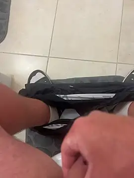 Snapshot of Kalle351 chatting on October 12, 8:30 am Kalle351 online show from October 12, 8:30 am