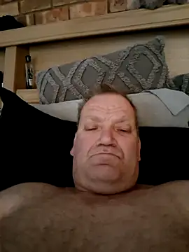 Snapshot of wallacelegend chatting on October 15, 5:26 am wallacelegend online show from October 15, 5:26 am