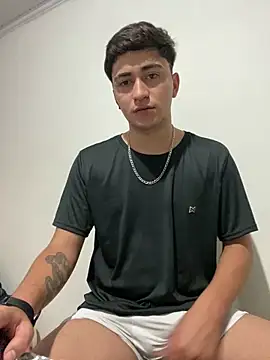 Tavinho067 online show from November 1, 4:49 am