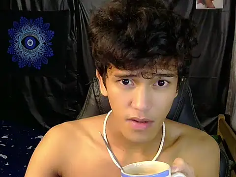 kenbigcockxx online show from February 6, 9:44 pm