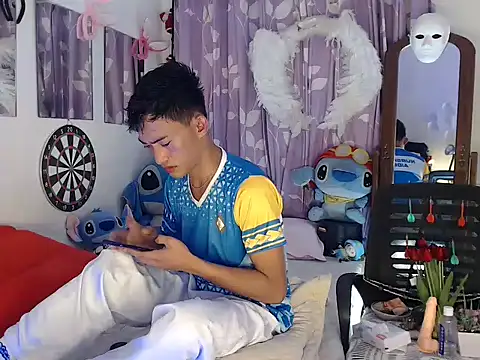 Snapshot of good_boy_in_bed chatting on October 3, 6:29 am good boy in bed online show from October 3, 6:29 am