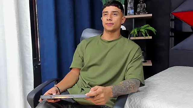 jaze bradley online show from November 26, 11:35 am