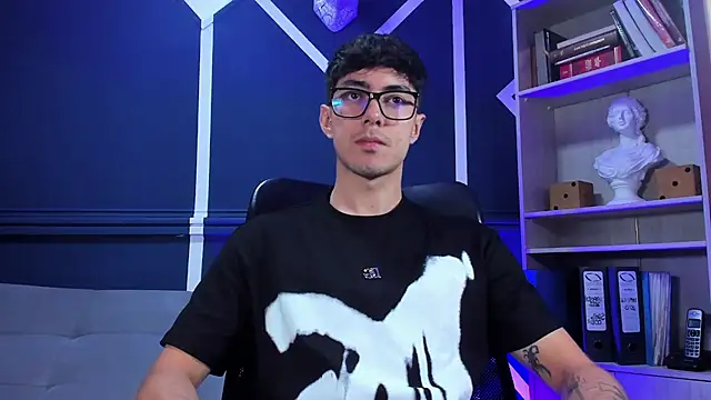 Snapshot of etham_wolf_ chatting on October 2, 1:59 pm etham wolf online show from October 2, 1:59 pm